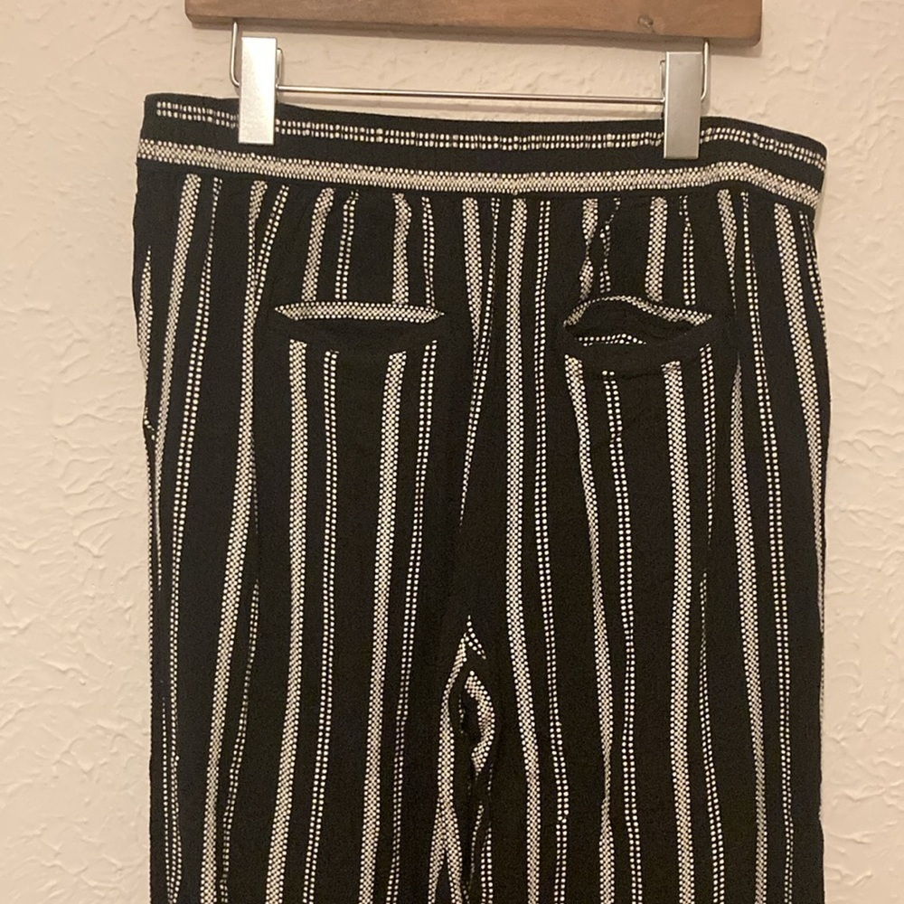 LOFT Fluid Wide Leg Ankle Pants - Picture 6 of 9